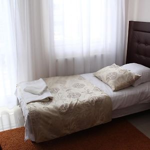 Pokój z łóżkiem king-size